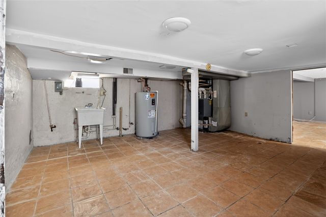 212 4th Ave., Aliquippa, PA 15001