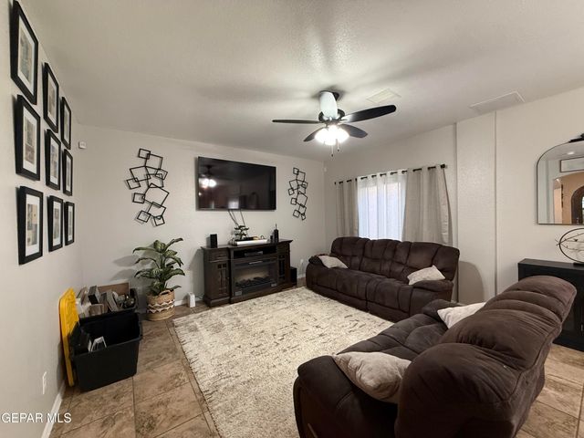 13049 Aerodrome Avenue, Horizon City, TX 79928