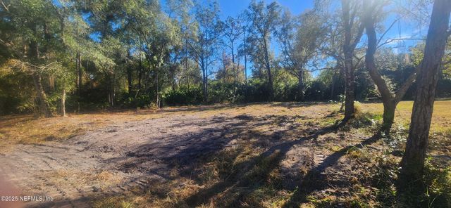 213 BREEZEWAY Avenue, Satsuma, FL 32189