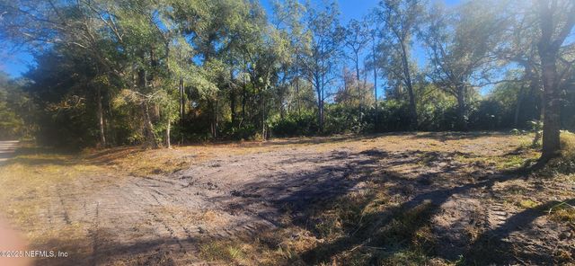 213 BREEZEWAY Avenue, Satsuma, FL 32189