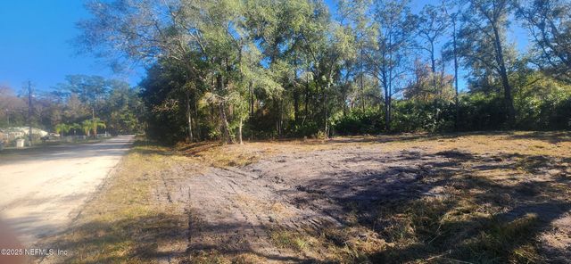 213 BREEZEWAY Avenue, Satsuma, FL 32189