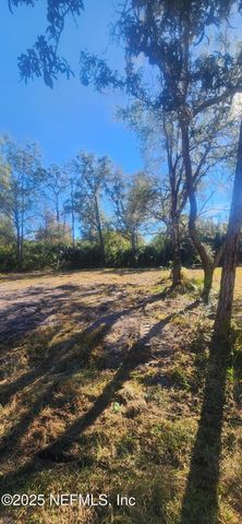 213 BREEZEWAY Avenue, Satsuma, FL 32189