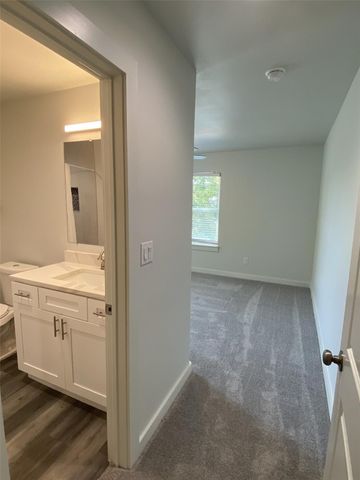 505 W Walker Street 101, Denison, TX 75020