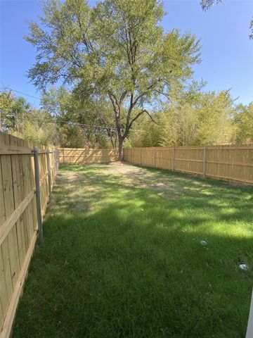 505 W Walker Street 101, Denison, TX 75020