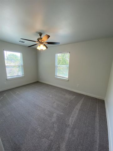 505 W Walker Street 101, Denison, TX 75020
