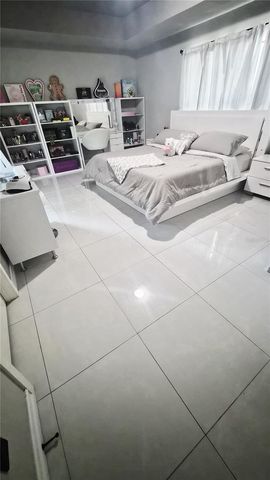 2429 NW 8TH TERRACE, Cape Coral, FL 33993