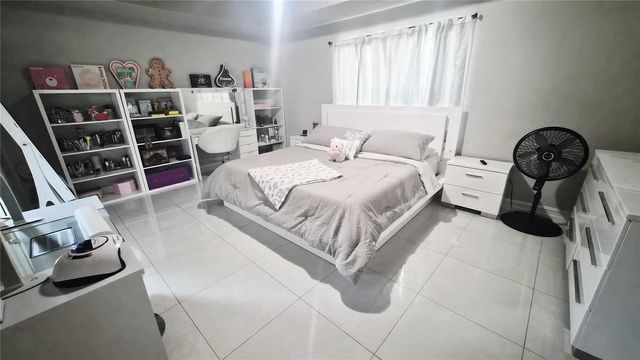 2429 NW 8TH TERRACE, Cape Coral, FL 33993