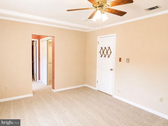32 W SYLVAN DR, Northampton, PA 18067