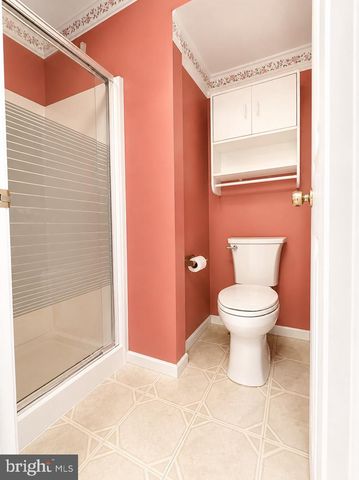 32 W SYLVAN DR, Northampton, PA 18067