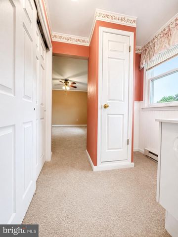 32 W SYLVAN DR, Northampton, PA 18067