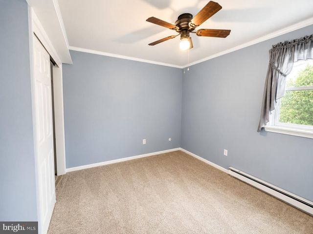 32 W SYLVAN DR, Northampton, PA 18067