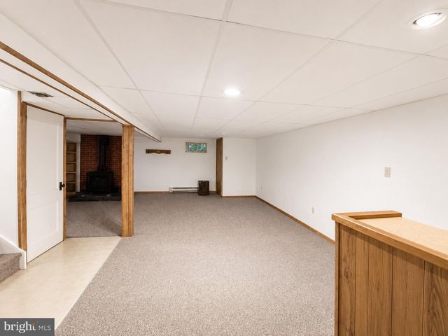 32 W SYLVAN DR, Northampton, PA 18067