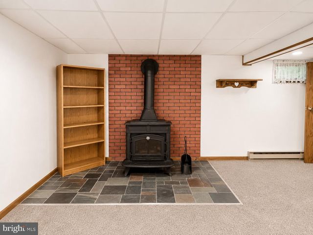 32 W SYLVAN DR, Northampton, PA 18067