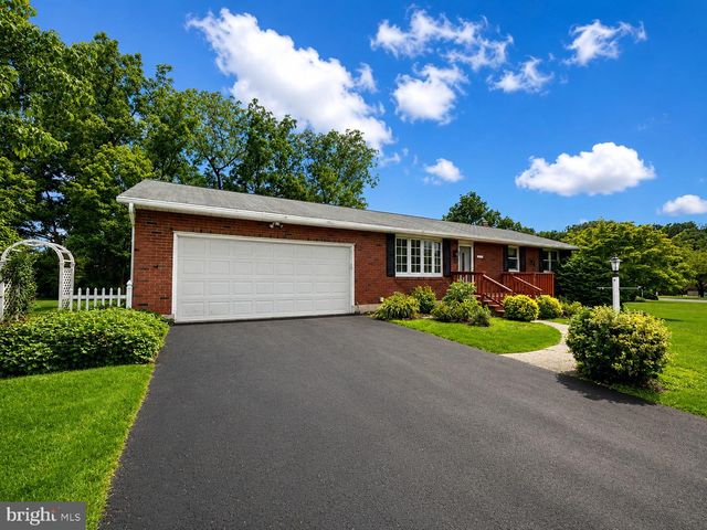 32 W SYLVAN DR, Northampton, PA 18067