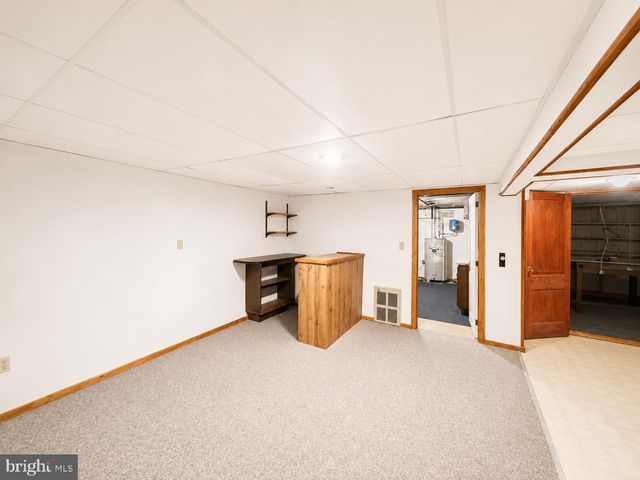 32 W SYLVAN DR, Northampton, PA 18067