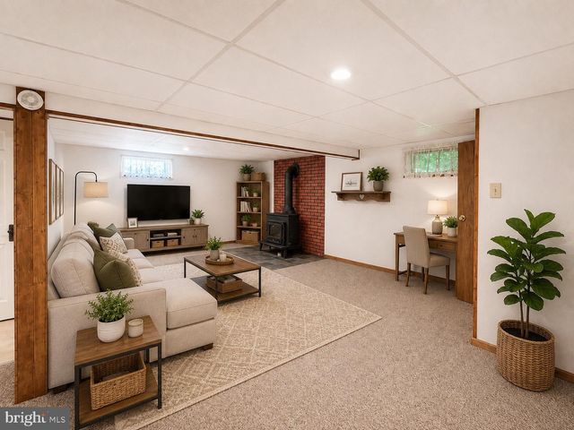 32 W SYLVAN DR, Northampton, PA 18067