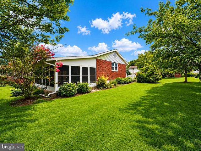 32 W SYLVAN DR, Northampton, PA 18067