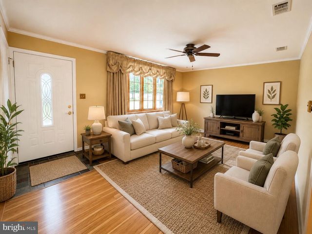32 W SYLVAN DR, Northampton, PA 18067
