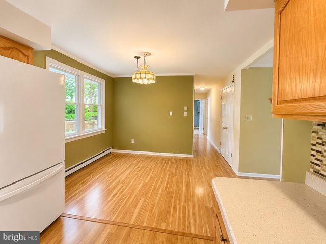 32 W SYLVAN DR, Northampton, PA 18067