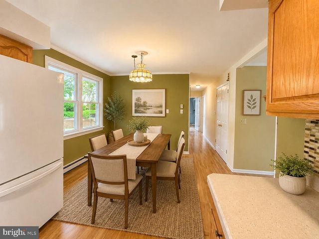 32 W SYLVAN DR, Northampton, PA 18067