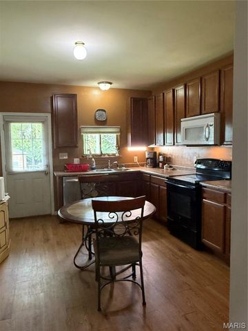 615 Lagro Avenue, St Louis, MO 63125