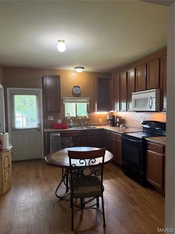 615 Lagro Avenue, St Louis, MO 63125