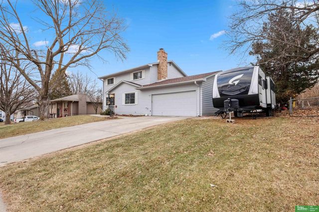 603 Matthies Drive, Papillion, NE 68046