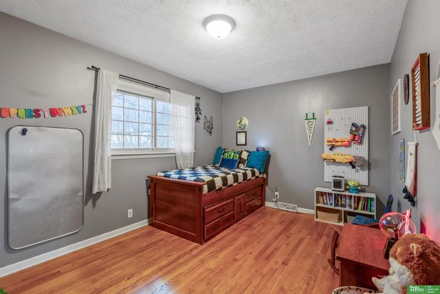 603 Matthies Drive, Papillion, NE 68046