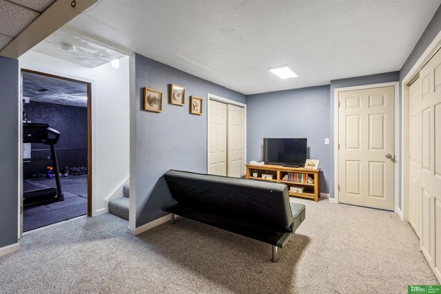 603 Matthies Drive, Papillion, NE 68046