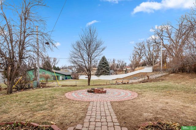 603 Matthies Drive, Papillion, NE 68046