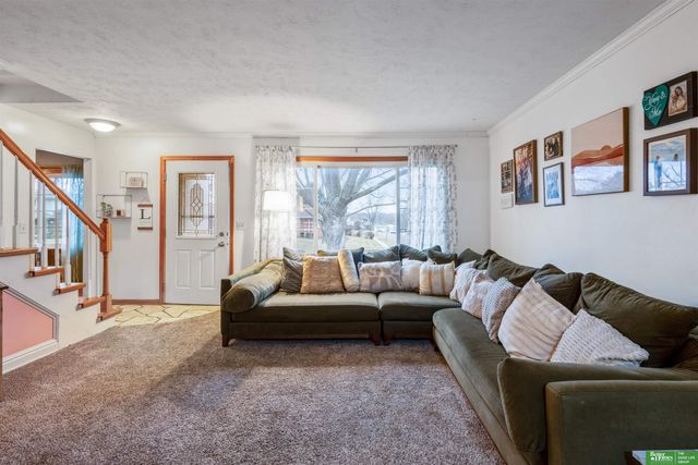 603 Matthies Drive, Papillion, NE 68046