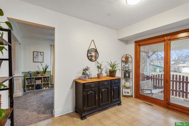 603 Matthies Drive, Papillion, NE 68046