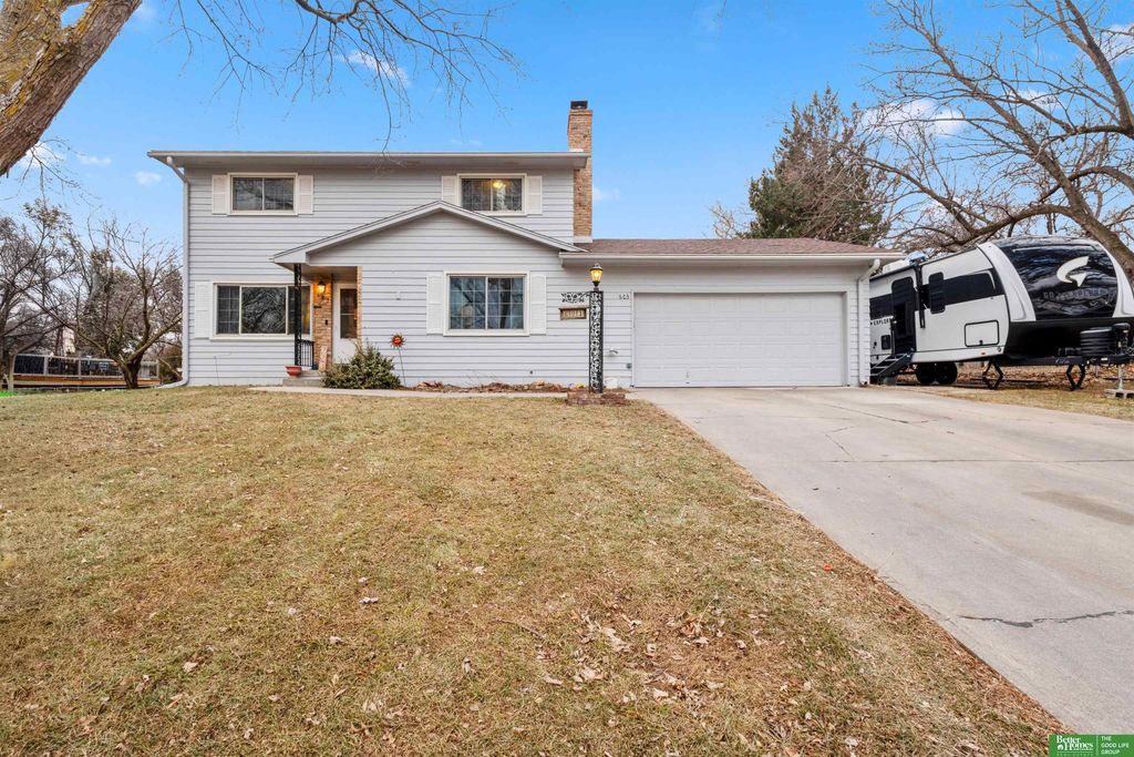 603 Matthies Drive, Papillion, NE 68046