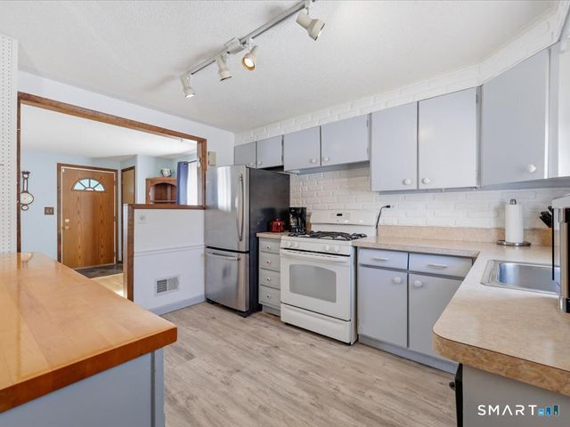 45 Bradley Street, North Haven, CT 06473