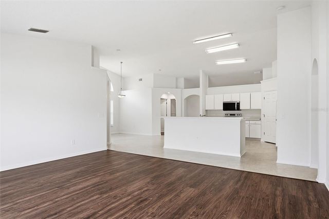 5152 NEW SAVANNAH CIRCLE, Wesley Chapel, FL 33545