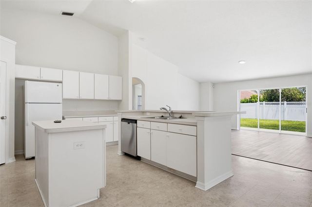 5152 NEW SAVANNAH CIRCLE, Wesley Chapel, FL 33545