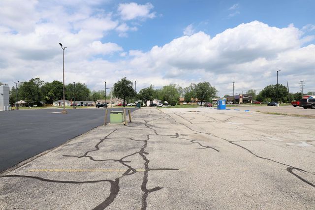 1524 E Pierson Road, Flushing, MI 48433