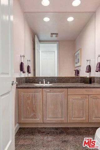 11820 Gwynne Lane, Los Angeles, CA 90077