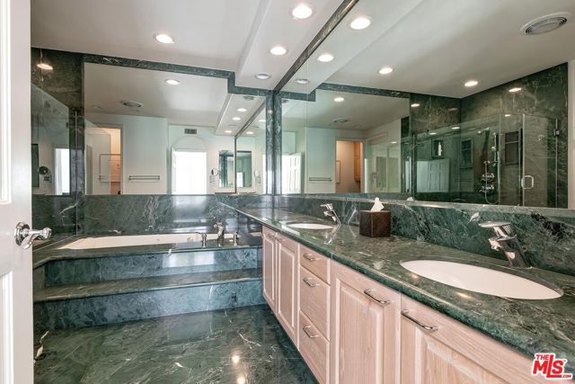 11820 Gwynne Lane, Los Angeles, CA 90077