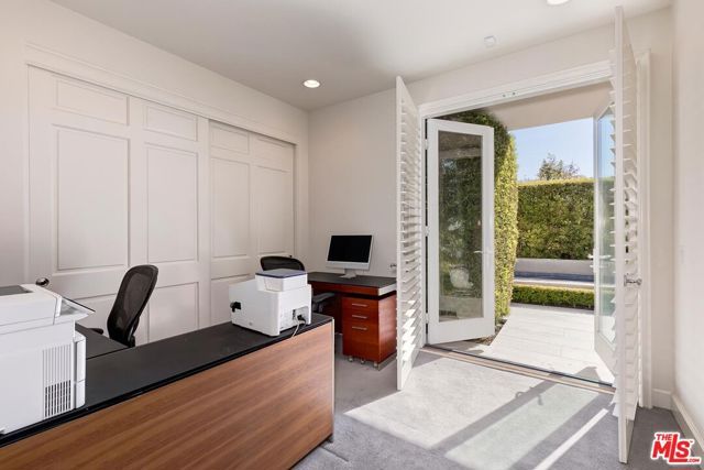 11820 Gwynne Lane, Los Angeles, CA 90077