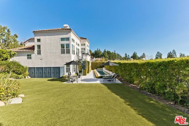 11820 Gwynne Lane, Los Angeles, CA 90077