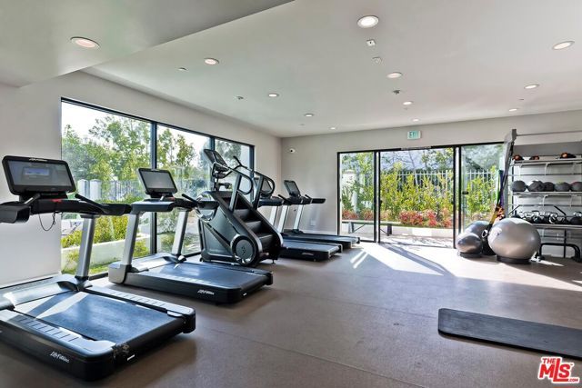 11820 Gwynne Lane, Los Angeles, CA 90077