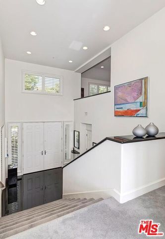 11820 Gwynne Lane, Los Angeles, CA 90077