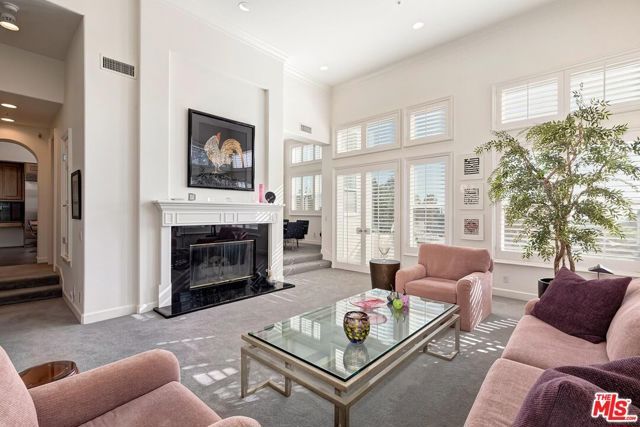 11820 Gwynne Lane, Los Angeles, CA 90077