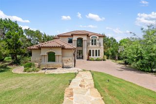 27 Autumn Oaks DR, The Hills, TX 78738