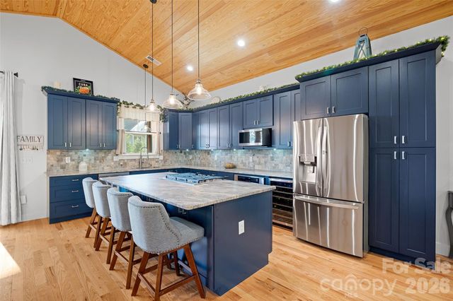 236 Cider Hill Lane, Hendersonville, NC 28792