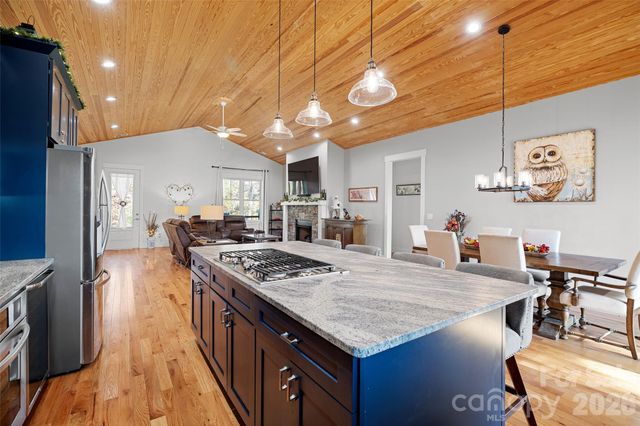 236 Cider Hill Lane, Hendersonville, NC 28792