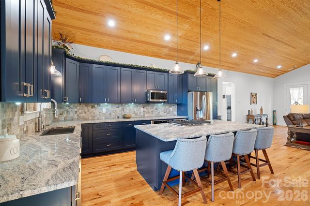 236 Cider Hill Lane, Hendersonville, NC 28792