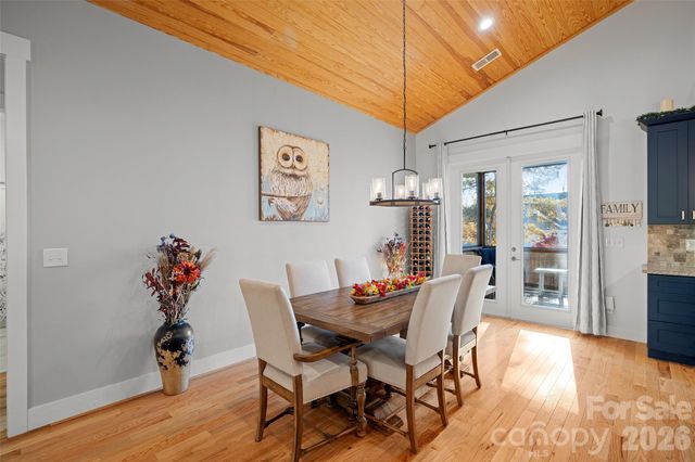 236 Cider Hill Lane, Hendersonville, NC 28792