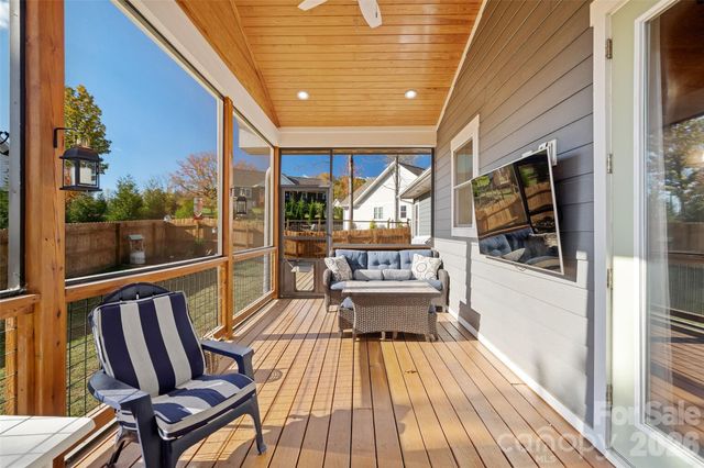 236 Cider Hill Lane, Hendersonville, NC 28792